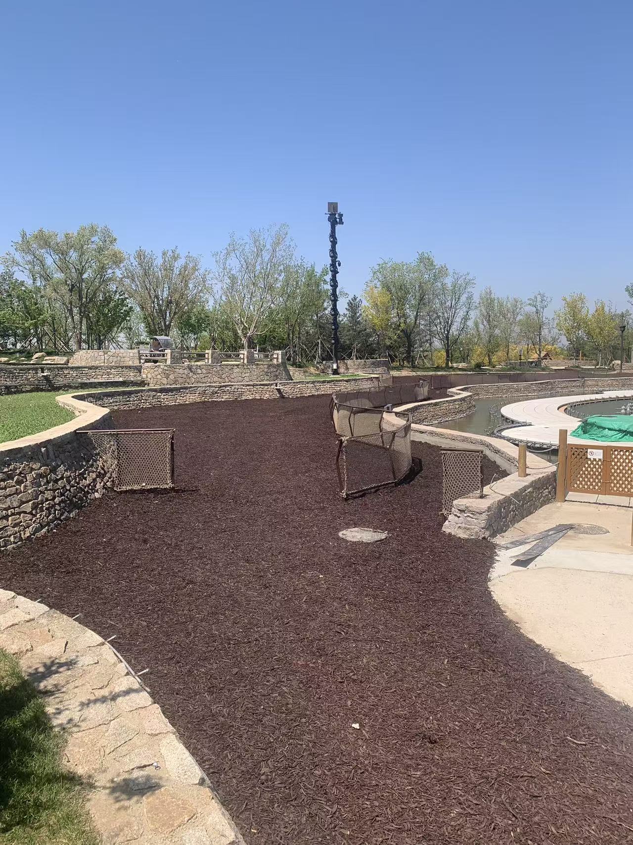 Colored organic mulch