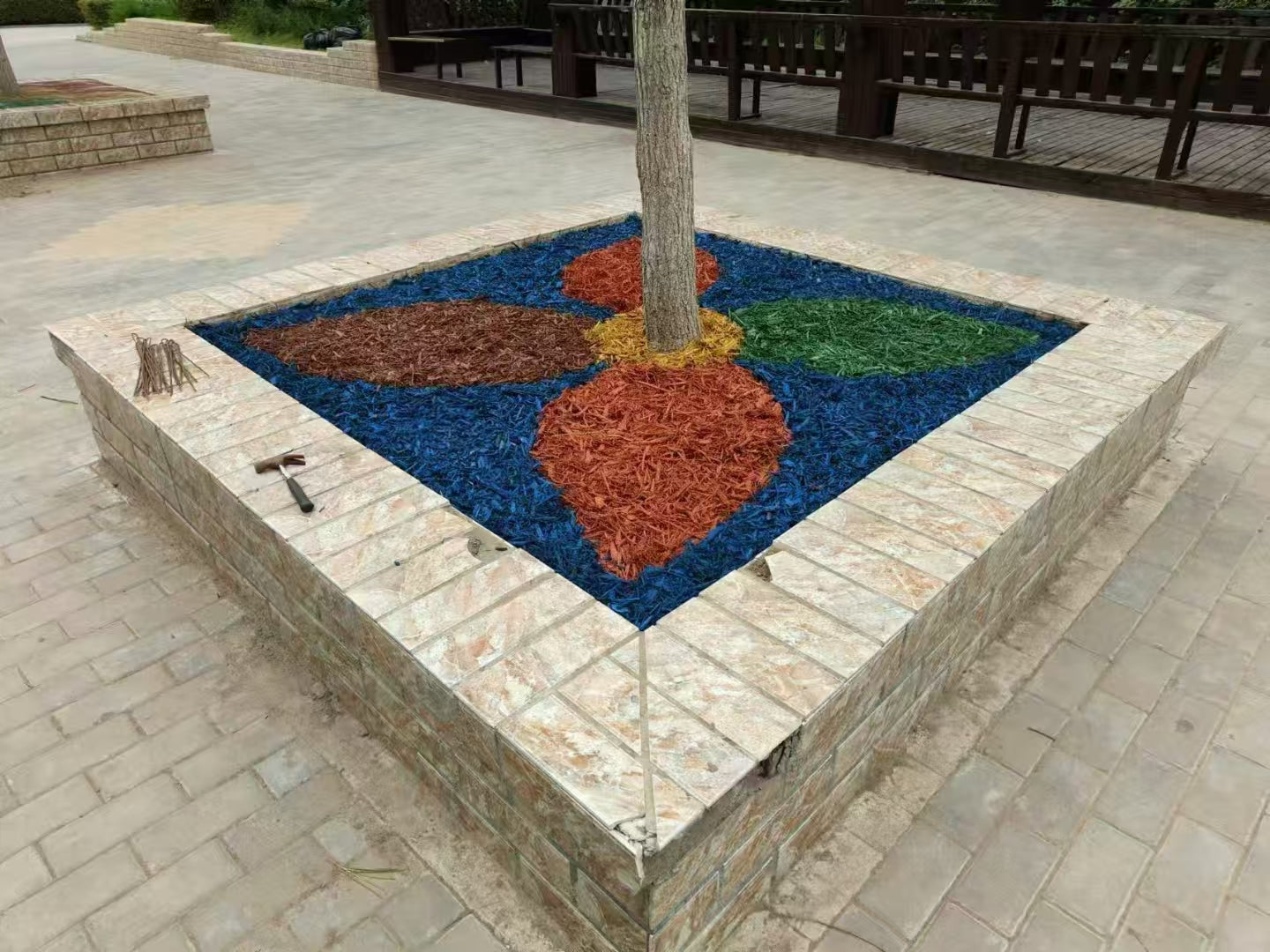 Colored organic mulch