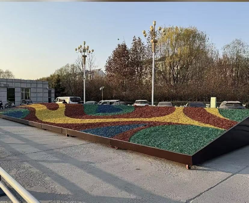 Colored organic mulch